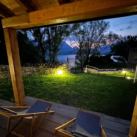 Esplora Lake House Couette-café