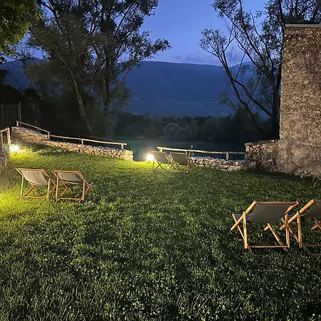 Couette-café Esplora Lake House Barrea