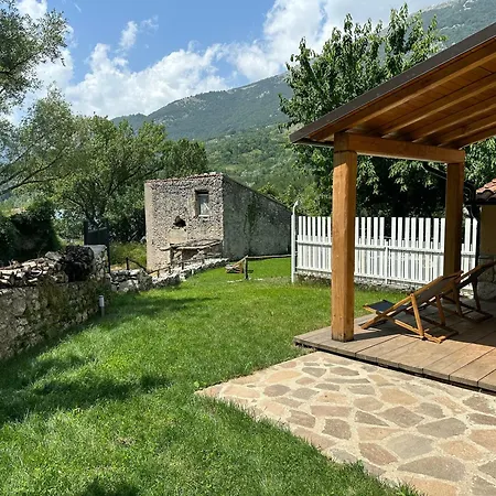 Esplora Lake House Bed & Breakfast Barrea