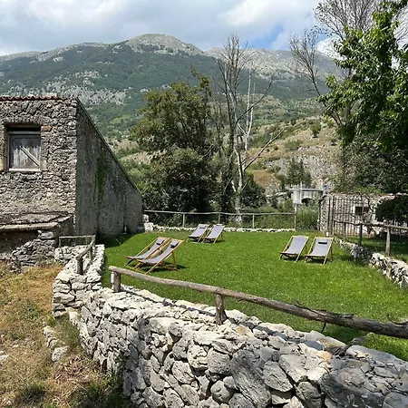 Couette-café Esplora Lake House Barrea