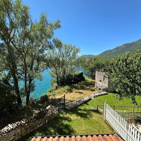 Esplora Lake House Nocleg ze śniadaniem