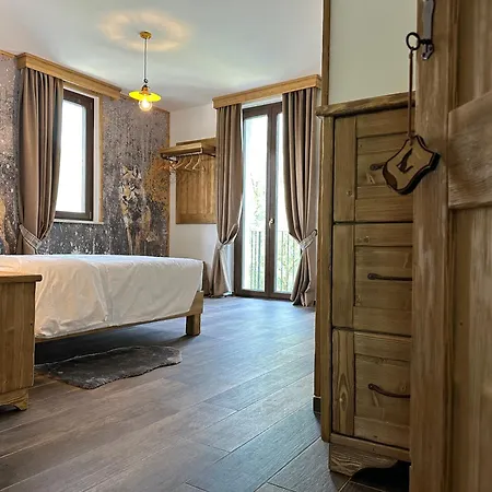 Esplora Lake House