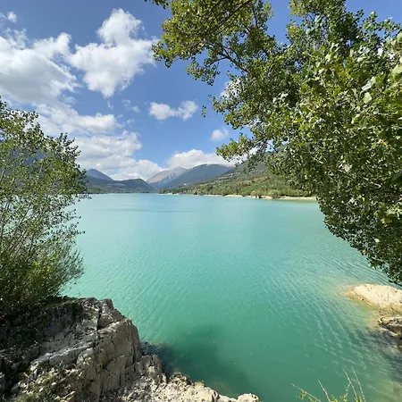 Esplora Lake House *