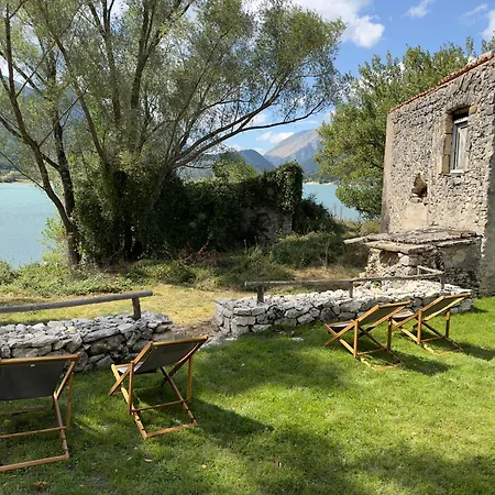 Esplora Lake House Couette-café