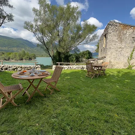 Couette-café Esplora Lake House Barrea
