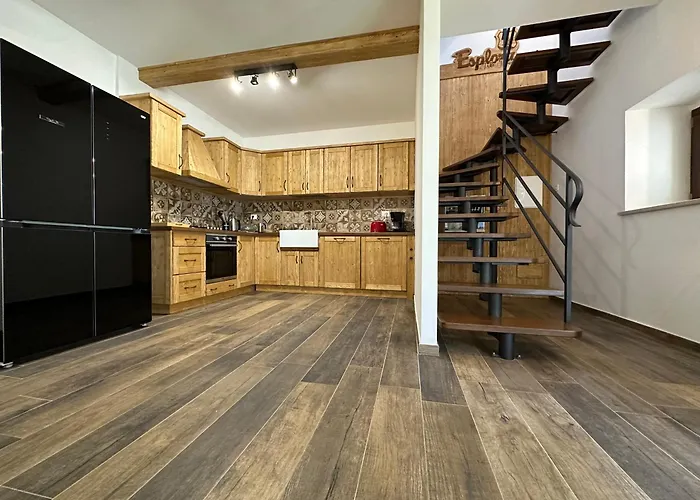 Esplora Lake House Bed & Breakfast